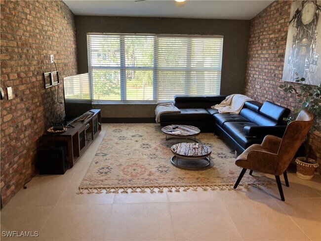 Building Photo - 4180 Looking Glass Ln