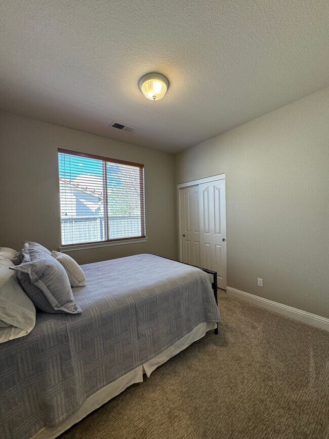 Building Photo - 585 Seattle Slew Ct