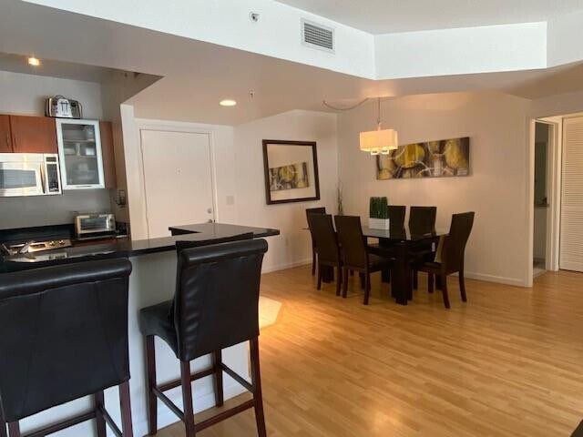 Building Photo - 2775 NE 187th St