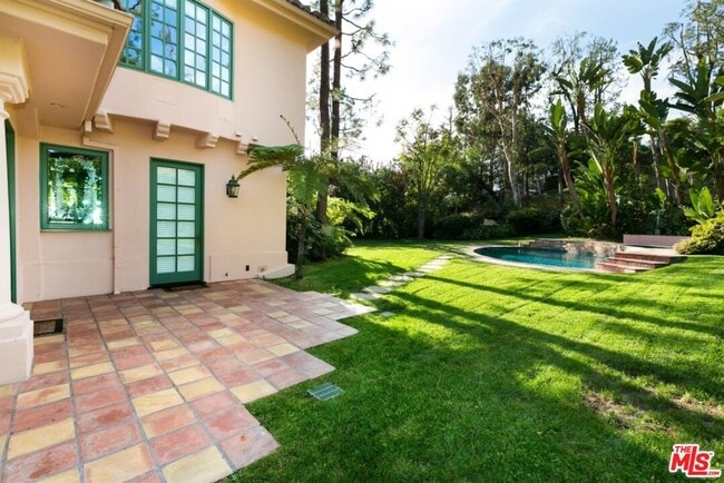 Building Photo - 1450 Cuesta Linda Dr