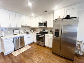 Building Photo - 25 Rockledge St