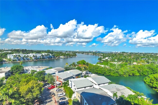 Building Photo - 7441 Wayne Ave