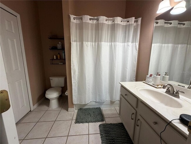 Building Photo - 723 Lady Diana Dr