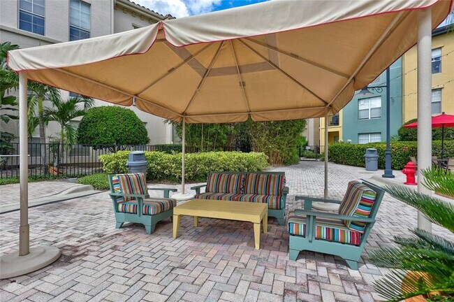 Building Photo - 410 S Armenia Ave