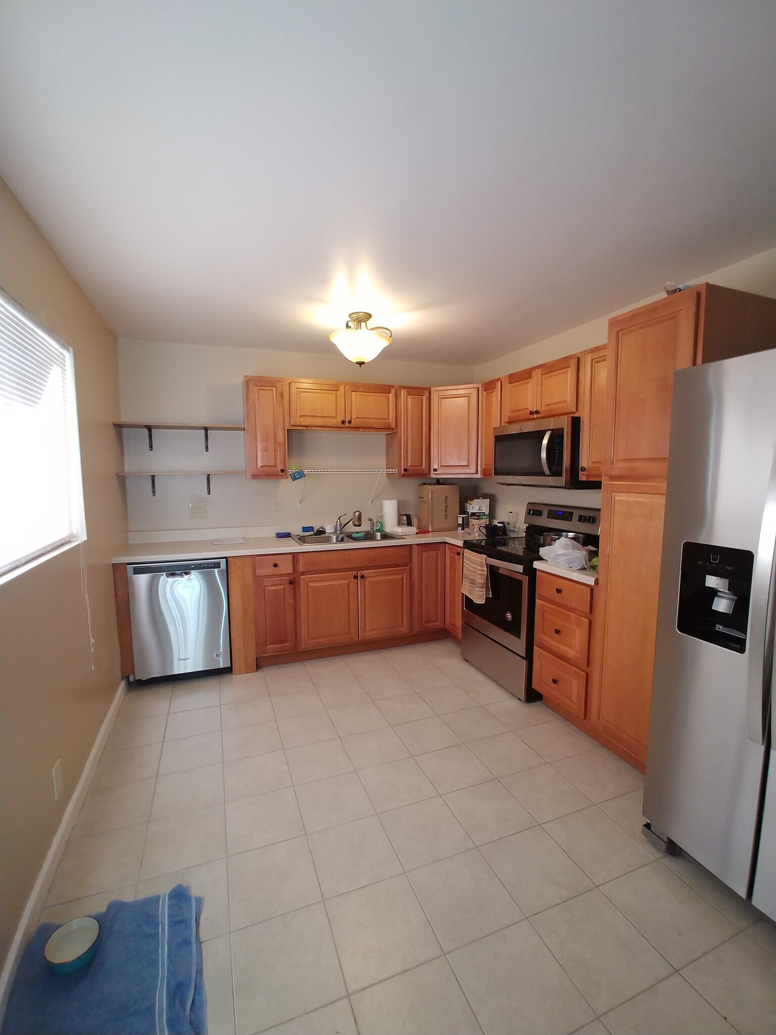 Kitchen - View 1 - 1410 E St
