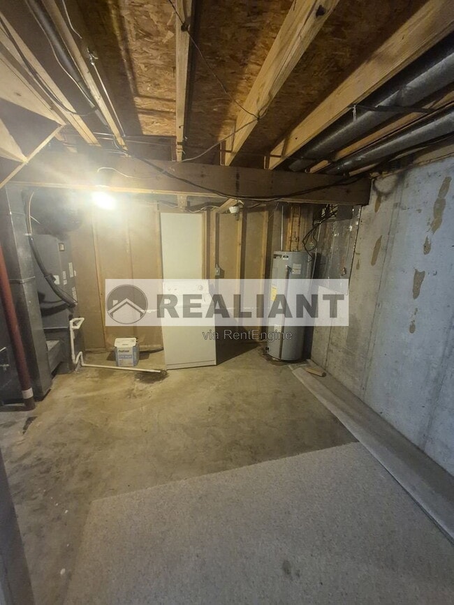 Building Photo - 1725 Promontory Dr