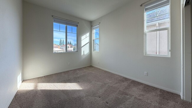 Building Photo - 646 S Brampton Ave