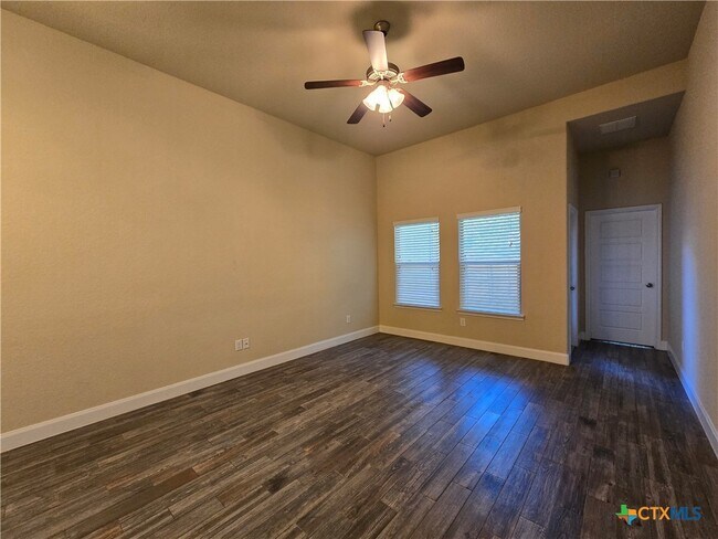 Building Photo - 1215 FM306