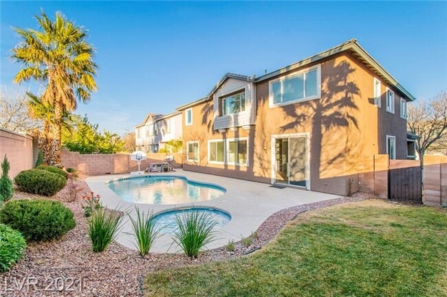 Building Photo - Stunning Summerlin 5 bedroom with a pool!
