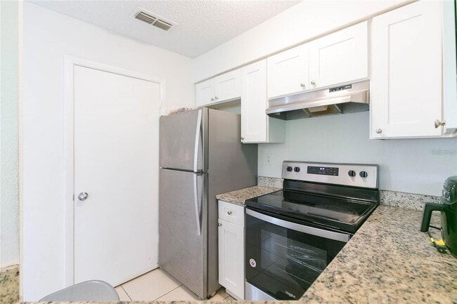 Building Photo - 8636 Mallard Reserve Dr