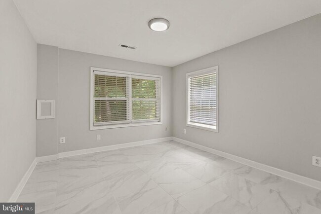 Building Photo - 6609 Heidi Ct