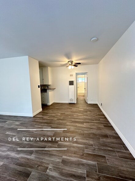 Building Photo - 526 S 1st Ave