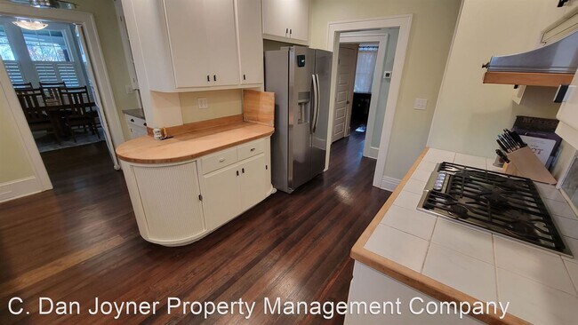 Building Photo - 5 br, 3.5 bath House - 108 W Prentiss Ave