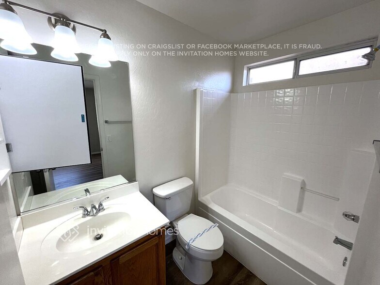 Building Photo - 12034 W Scotts Dr