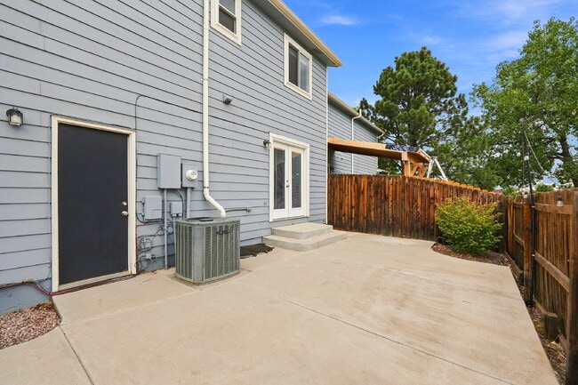 Building Photo - $2,740.95 with $300 Off The First Month's Rent, 3 Beds - 2.5 Bath, Single Family Home in Westmins...