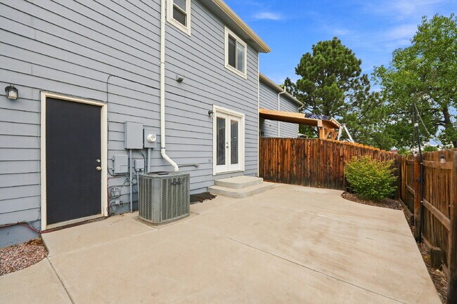 Building Photo - $2,840.95 with $300 Off The First Month's Rent, 3 Beds - 2.5 Bath, Single Family Home in Westmins...