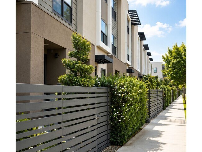 Building Photo - 3901 N Eagle Rock Blvd