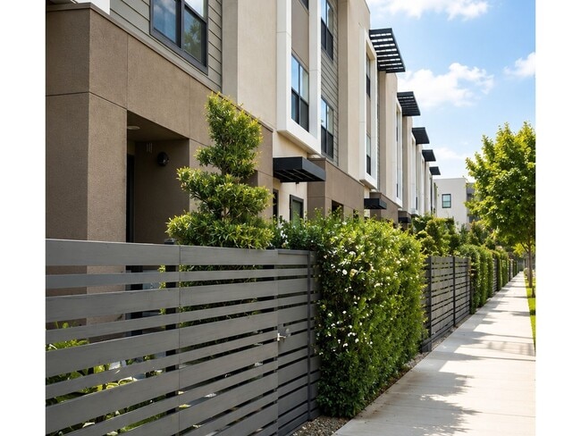 Building Photo - Contemporary 3B | 4B Condo in the Heart of Glassell Park