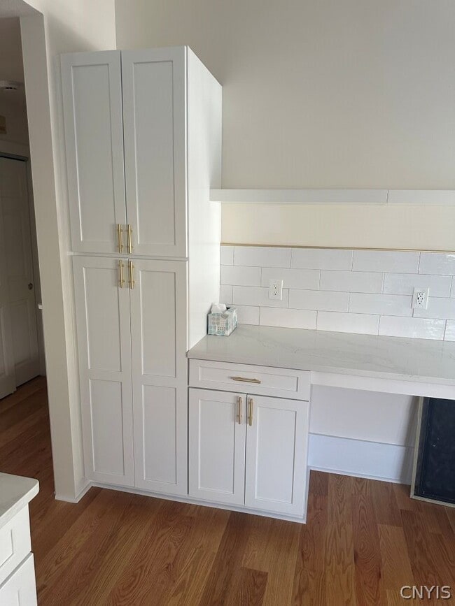 Building Photo - 206 E Genesee St