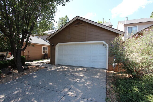 Building Photo - Spacious 3-Bedroom Townhouse with Main-Level Primary Suite