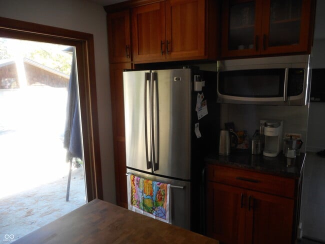 Building Photo - 740 W Auman Dr