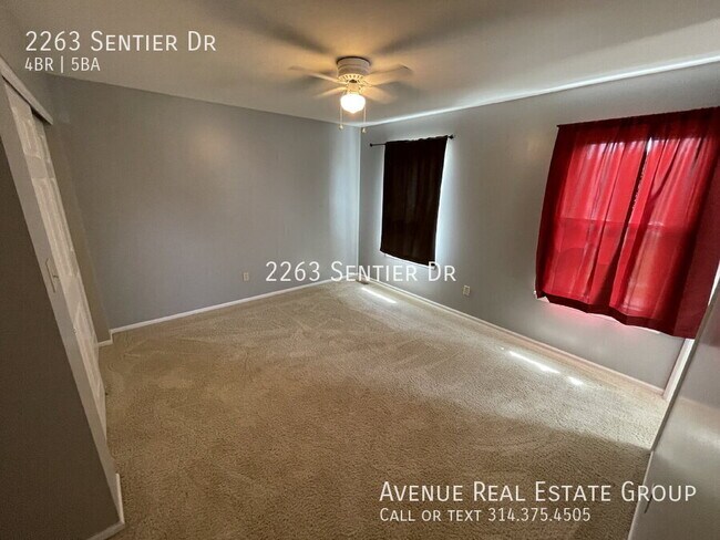 Building Photo - 2263 Sentier Dr