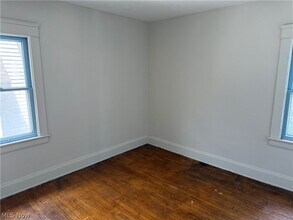 Building Photo - 9409 Kempton Ave