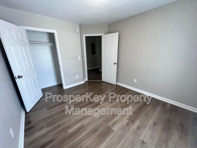 Building Photo - 6146 Hunter Ridge Cir