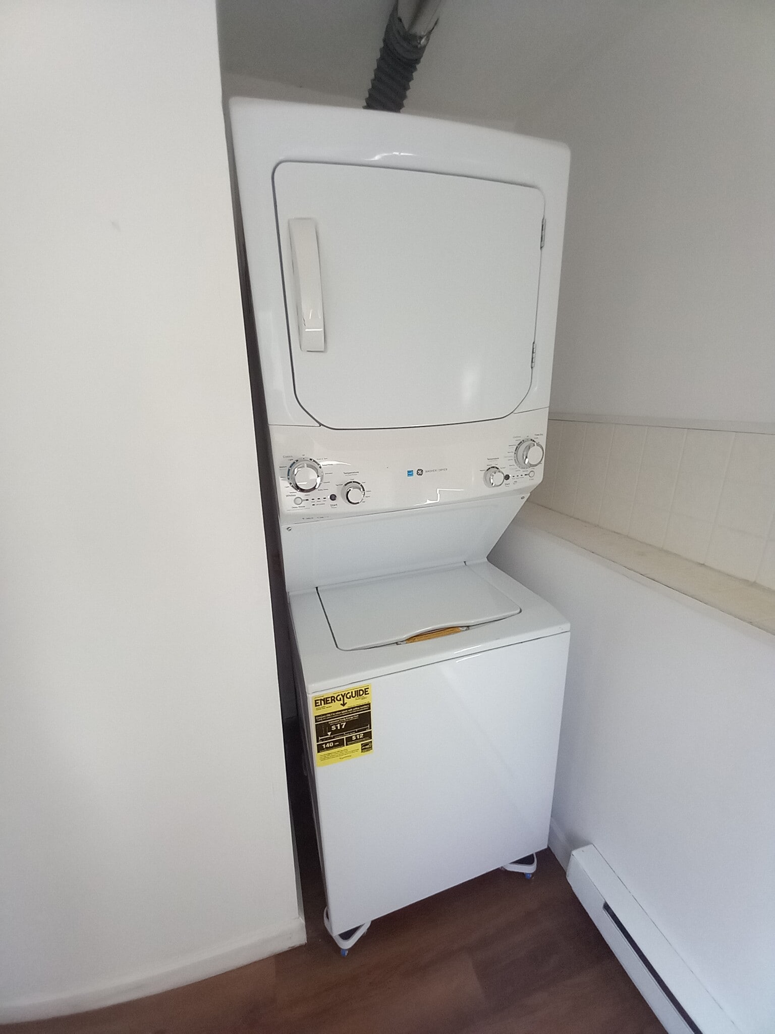 Building Photo - 26 Hollis Ln