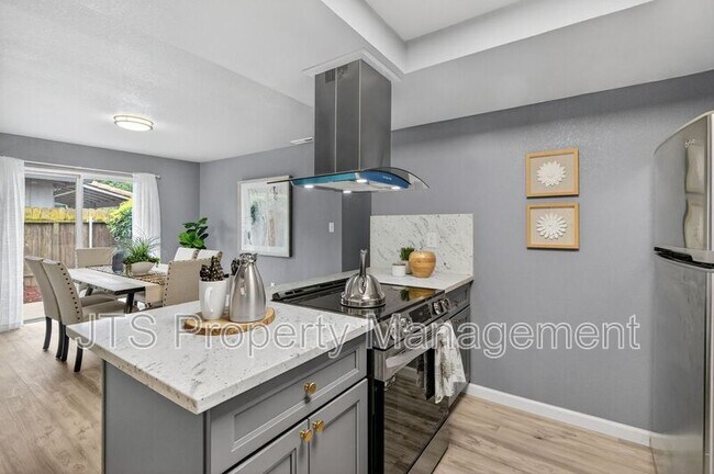 Building Photo - 6120 Westview Way