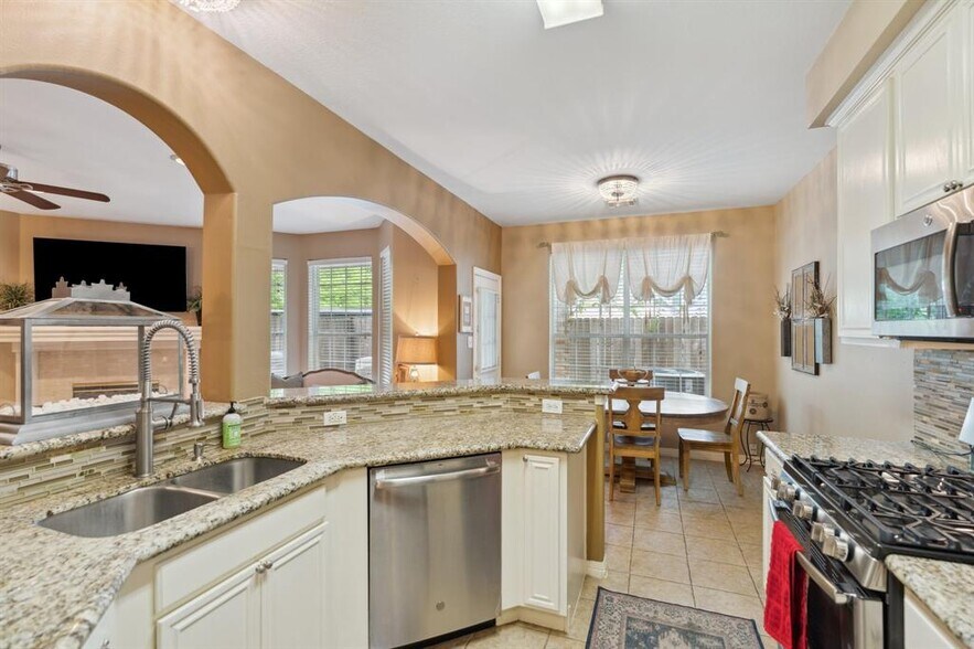 Building Photo - 7606 N Linpar Ct