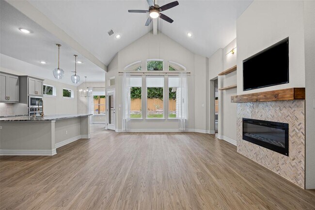 Building Photo - 124 White Steppe Way