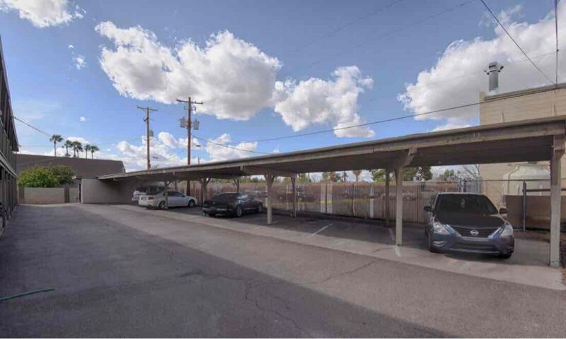 Building Photo - 2326 E Pinchot Ave