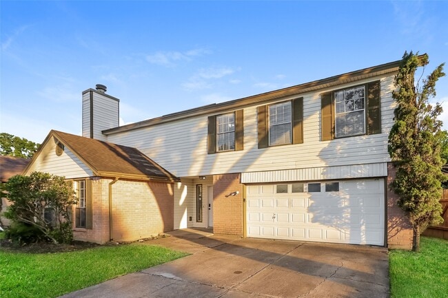 Building Photo - 14815 Oak Pines Dr