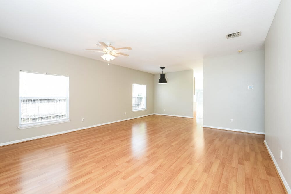Building Photo - 10531 Leader Ln
