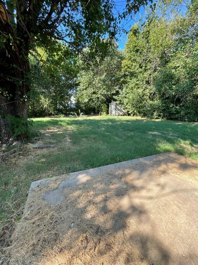 Building Photo - Renovated  Adorable 4bd 1bth Home