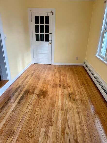 Building Photo - 15 Riggs St