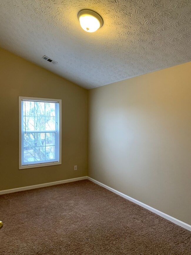 Building Photo - Charming 3BR/2.5BA Cul-de-Sac Home in Sought-After Avensong Community!