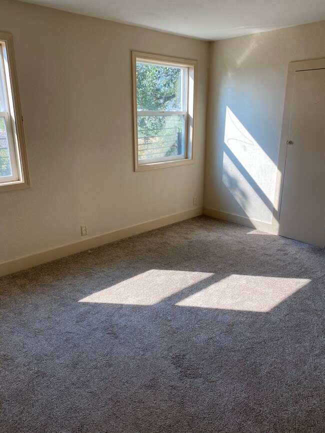 Building Photo - Cute 3 bedroom 1 bath house in country