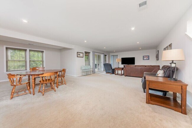 Building Photo - 7809 Bexley Ln