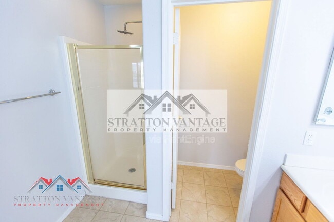 Building Photo - 2805 S Abbey Cir