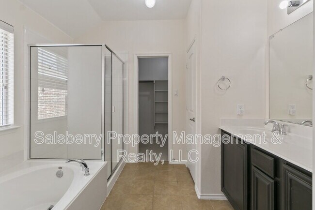 Building Photo - 504 Byron Nelson Dr