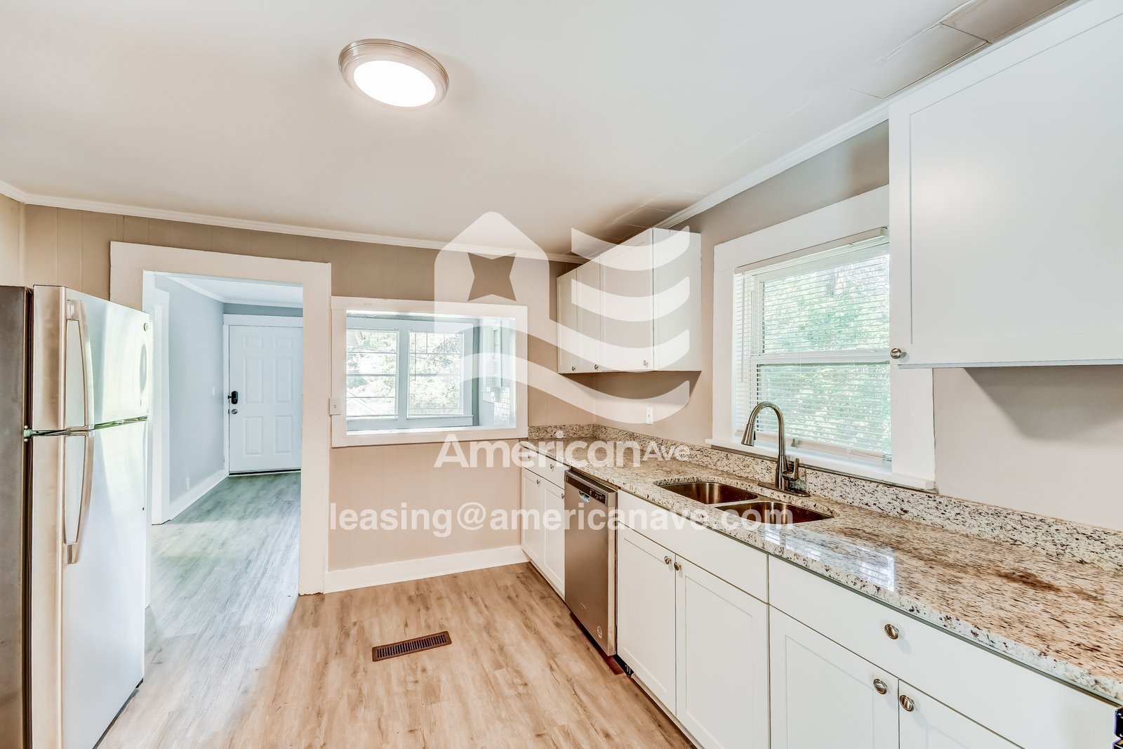 Building Photo - 907 47th Way S