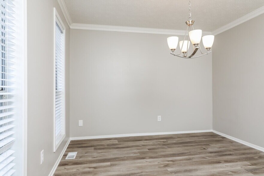 Building Photo - 445 Ridgedale Way