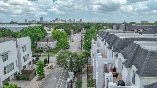 Primary Photo - 4114 Driscoll St