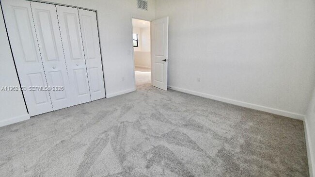 Building Photo - 4949 Peacock Wy