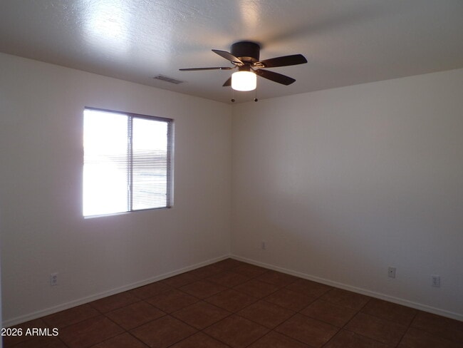 Building Photo - 610 S Azure Dr