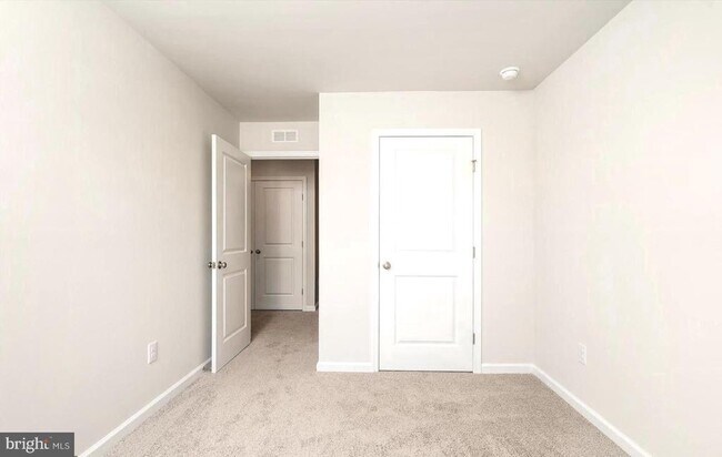 Building Photo - 66 Nelsons Wy