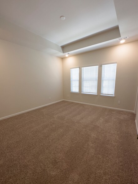 Building Photo - 15013 Camus Ct