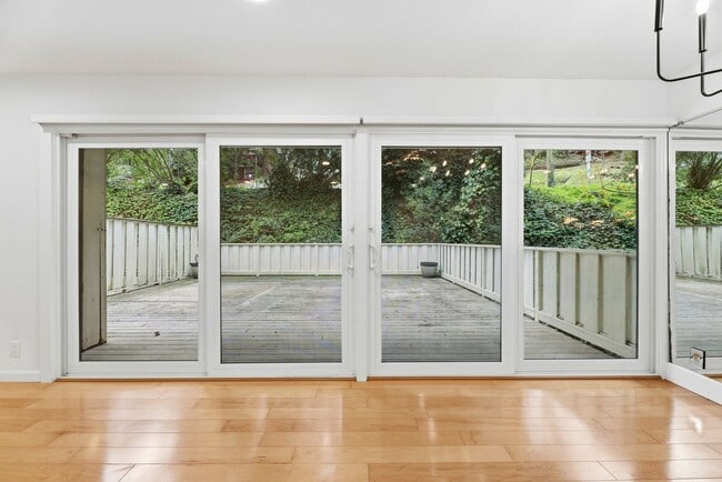 Building Photo - Elegantly Updated Apartment for Rent in Orinda